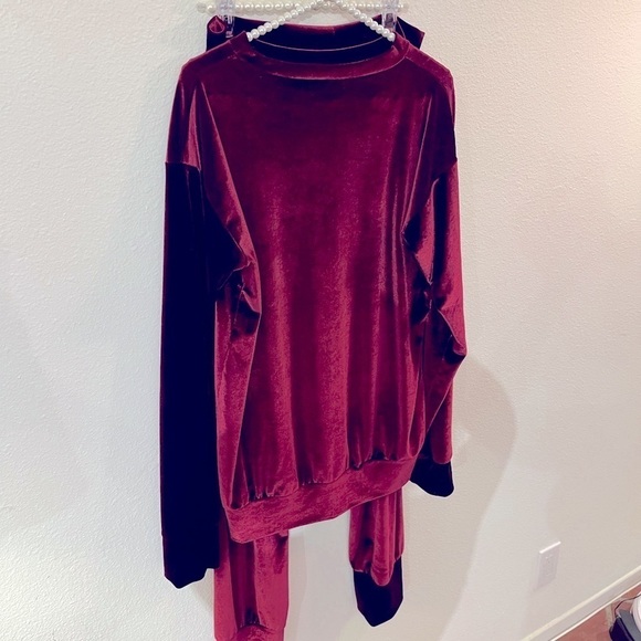 Laina Rauma burgundy velvet velour lounge suit set - Picture 8 of 16